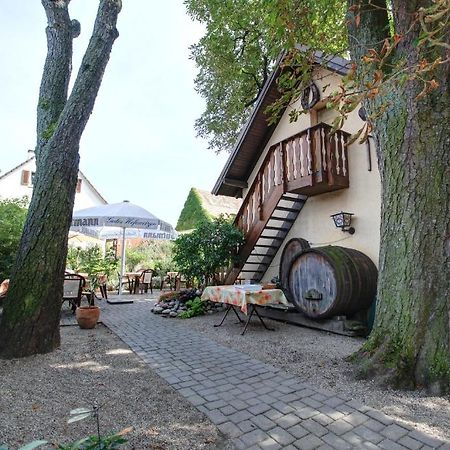 Gasthaus Zum Hirschen Oberrimsingen Luaran gambar