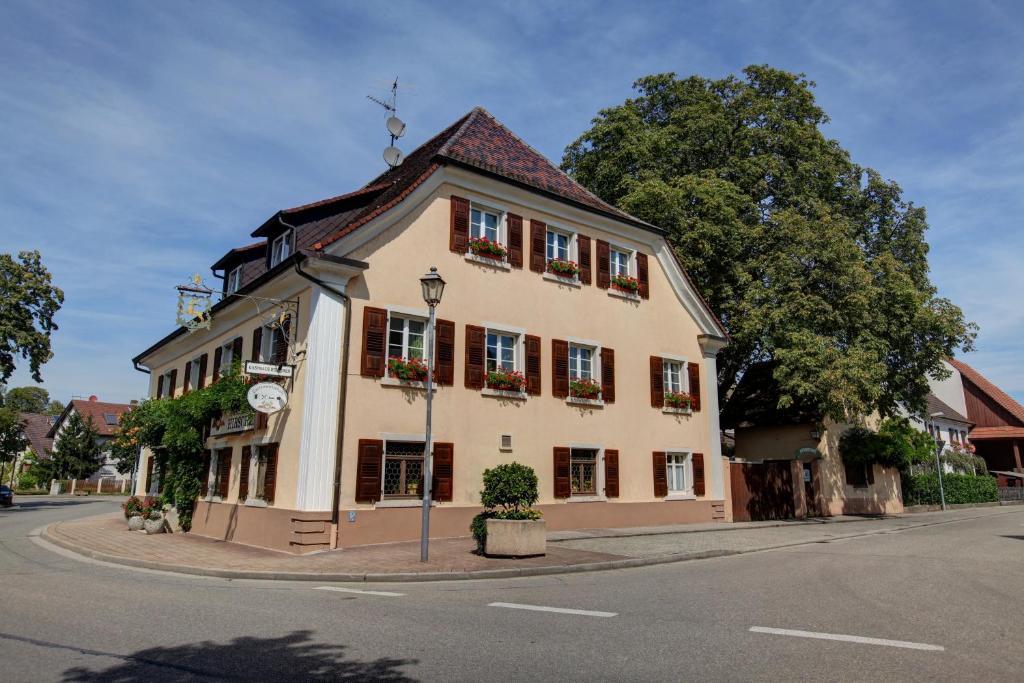 Gasthaus Zum Hirschen Oberrimsingen Luaran gambar